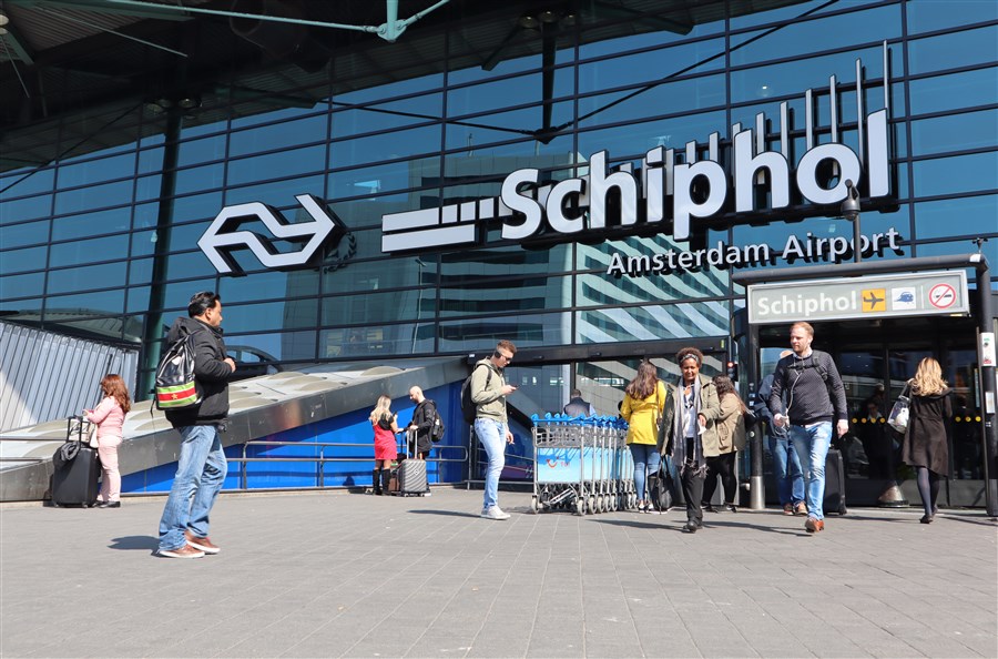 Bericht Kabinet beperkt aantal vluchten op Schiphol bekijken